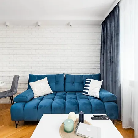 Meduza Prostywynajem Pola Apartment