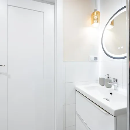 Apartment Meduza Prostywynajem Pola *